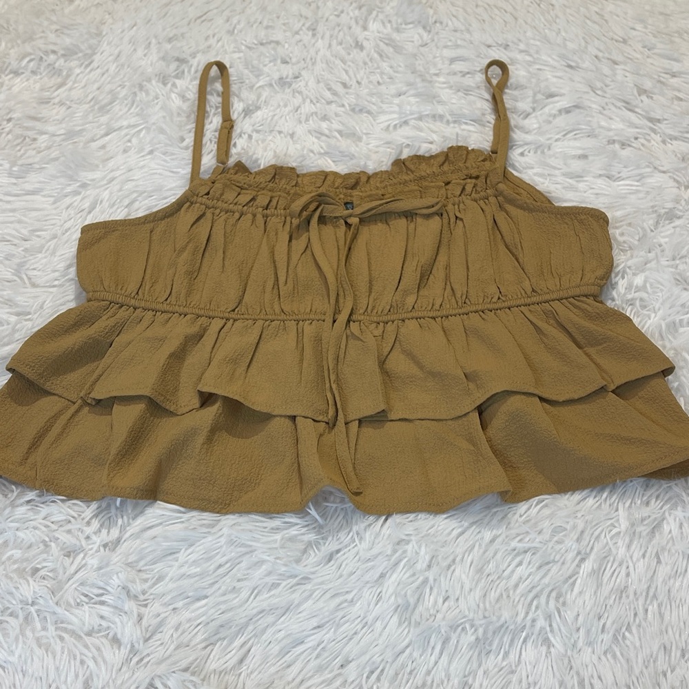 Wild Fable Textured Tan CROP Top WOMENS SIZE M. SEE MEASUREMENTS, LOOKS SMALL